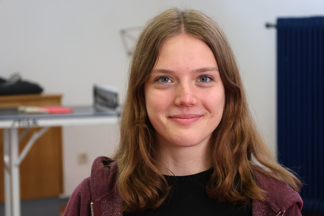 Ronja pflegt ihren Opa und trifft verantwortungsvolle Entscheidungen. | Foto: Caritas