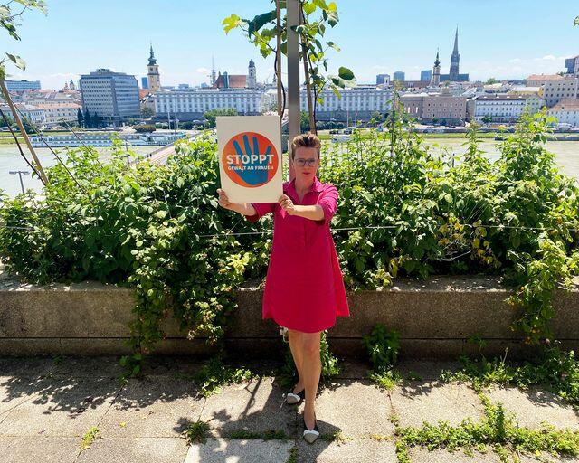 Das Pilotprojekt zur Gewaltprävention im Familienzentrum Pichling erhält jetzt jährlich mehr finanzielle Mittel und wird zur Dauereinrichtung. Im Bild: Frauenstadträtin Eva Schobesberger (Grüne Linz) | Foto: Grüne Linz