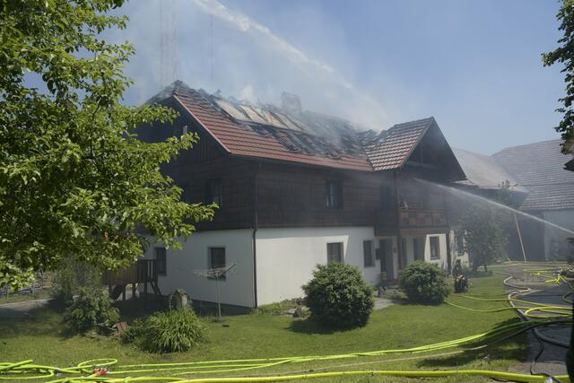Heute Mittag wurden sechs Feuerwehren zu einem Wohnhausbrand in St. Aegidi alarmiert.