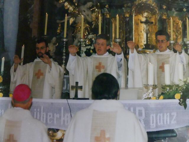 Priesterweihe am 29. Juni 1991 durch Bischof Reinhold
Stecher.
