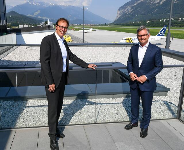 Flughafen-Geschäftsführer Marco Pernetta und Staatssekretär Magnus Brunner