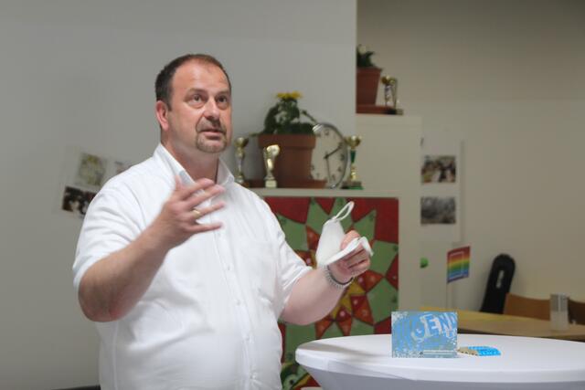 Alexander Nikolai wünscht den Jugendlichen einen schönen Neustart im J.at.
