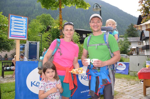 Nationalrat Peter Weidinger mit Gattin Evelyn und den Kindern Luise und Lorenz