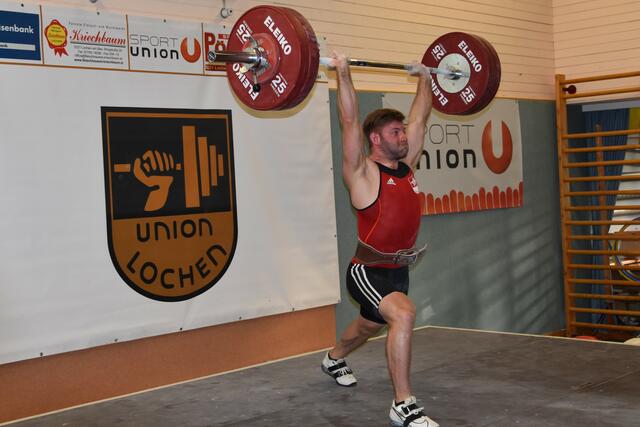 Jakob Weber (Union Lochen mit 130 kg im Stoßen
Foto: Conny Högg