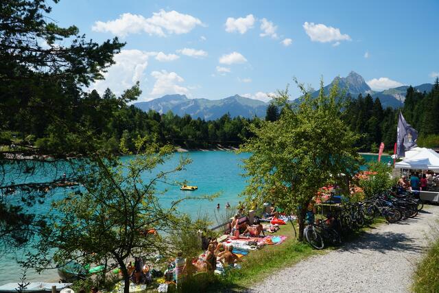 Der Urisee in Reutte lädt zum Baden ein. | Foto: Reichel