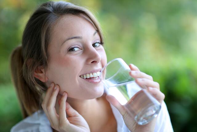 Magnesium, Calcium, Kalium, Natrium sind nur ein paar der gesunden wie kraftvollen Inhaltsstoffe des Sicheldorfer Heilwasser.
