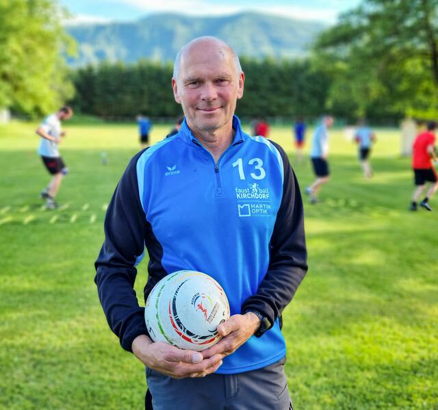 Walter Pohn ist bei den Kirchdorfer Faustballern Trainer und Nachwuchsleiter | Foto: Ramsebner