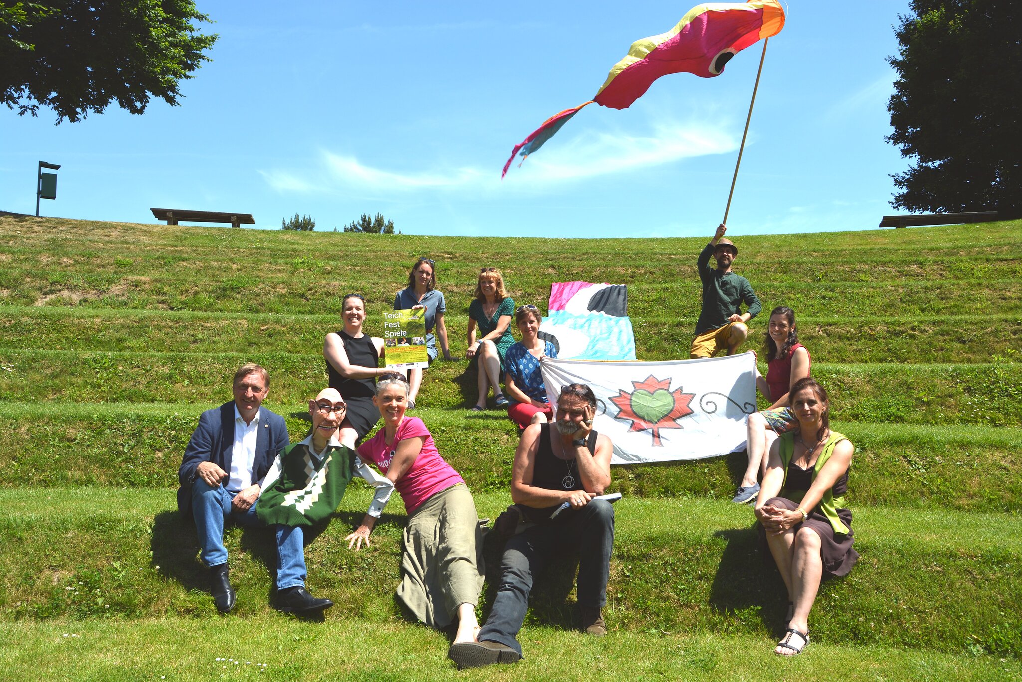 2. Großsteinbacher Teich Fest Spiele "Bühne frei" für Puppen, Clowns