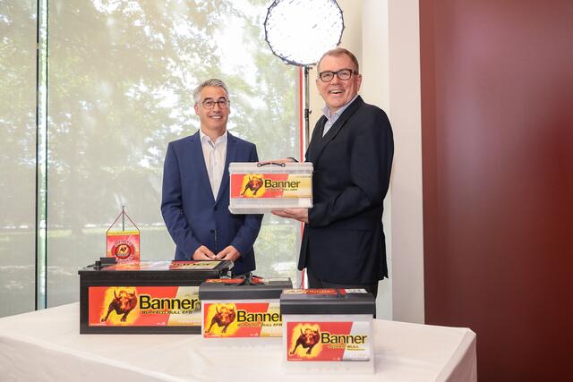 Mit neuem Standort und Agenda 2030 bestens für die Zukunft aufgestellt: Andreas Bawart, Kaufmännischer Geschäftsführer bei Banner (r.) und Franz Märzinger, Leiter Vertrieb und Marketing. | Foto: Banner