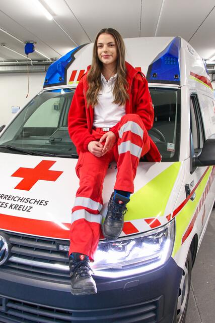 Jana Angerbauer (19) absolviert ihr Freiwilliges Soziales Jahr beim Roten Kreuz. | Foto: Rotes Kreuz OÖ