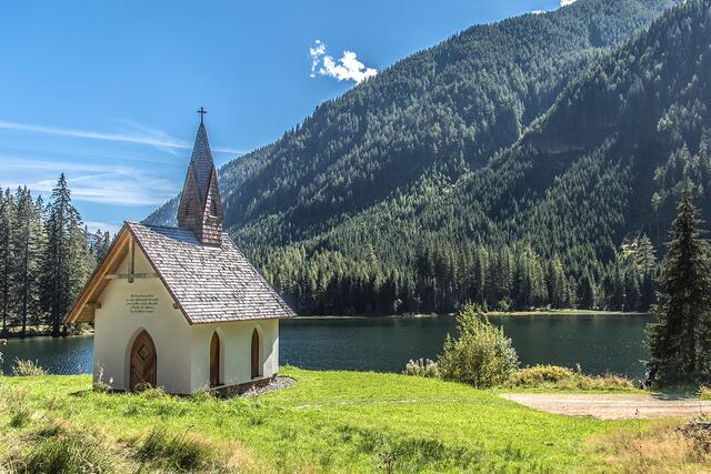 Der Ingeringsee mit Klementikapelle ist ein lohnendes Ziel. | Foto: TS/Fössl