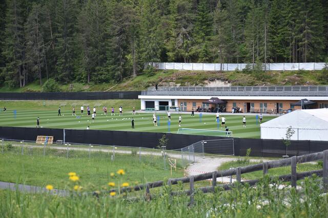 Absperrungen überall: Zaungäste sind bei den Trainings des ÖFB absolut unerwünscht.