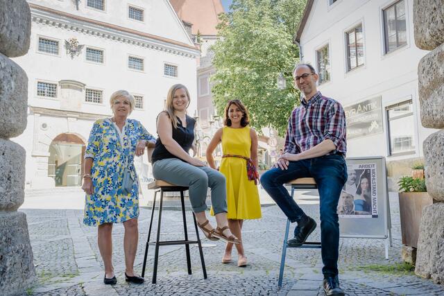 Johanna Pissermayr, Monika Brandner, Daniela Limberger vom Stadtmarketing und Beatus Schmollgruber (v. li.). | Foto: Julia Ludwig