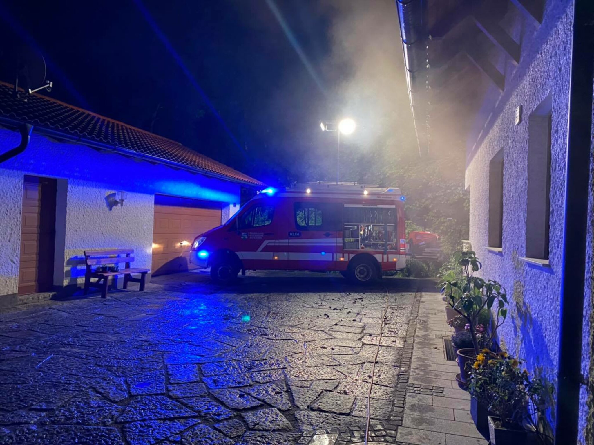 Freiwillige Feuerwehr Rutzing: Wohnhausbrand in Hörsching - Linz-Land