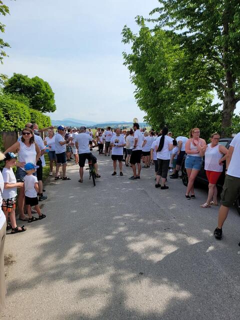 Der Ortsrand von St. Georgen war voll mit Demonstranten. | Foto: Drexler