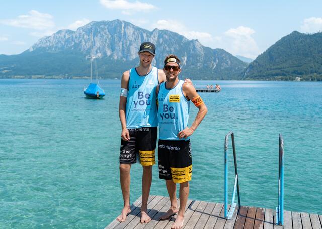 Florian Schnetzer (r.) und Lorenz Petutschnig freuen sich auf das Turnier vor herrlicher Kulisse. | Foto: Schnetzer