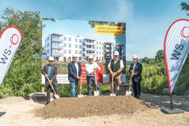 Der Spatenstich zur neuen Wohnanalage. | Foto: Benedikt Seyrkammer