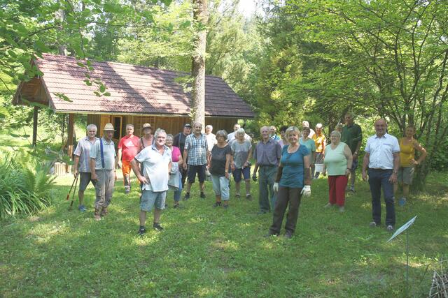 Viele freiwillige Helfer packten mit an. | Foto: Marktgemeinde Frankenburg