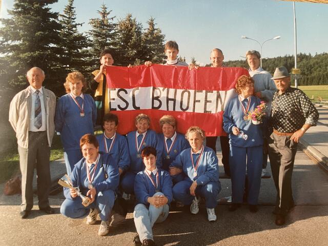 Das Damenteam wurde 1993 Vize-Landesmeister im Flachgau.  | Foto: ESC Bischofshofen