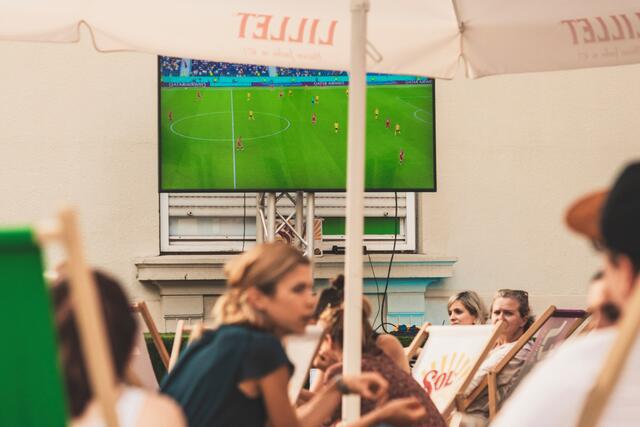 Im Viertel 4 ist trotz Hitzewelle die Begeisterung für die EM ungebrochen. | Foto: jack-coleman.com