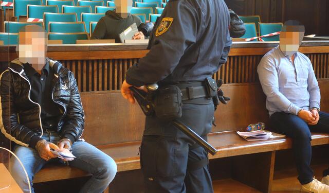 Der Bodellbesitzer (links) und der Geldeintreiber (rechts) | Foto: Ilse Probst