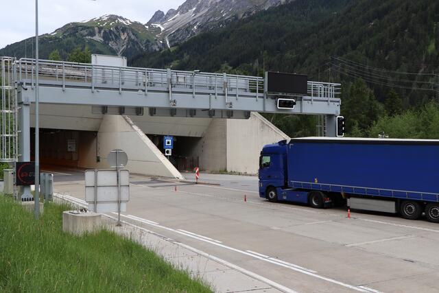 Der Arlbergtunnel ist in den Sommermonaten 2022 und 2023 jeweils für sechs bzw. fünf Monate gesperrt. | Foto: Othmar Kolp