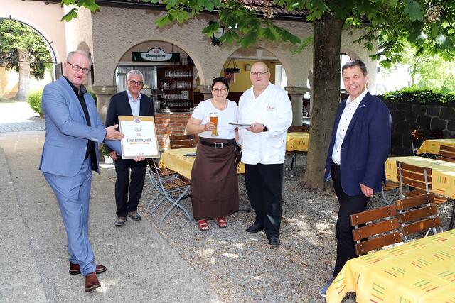 Günther Baschinger, Wolfgang Oberlehner, Margit und Franz Peham und Hans Moser (v.l.). | Foto: Andreas Maringer