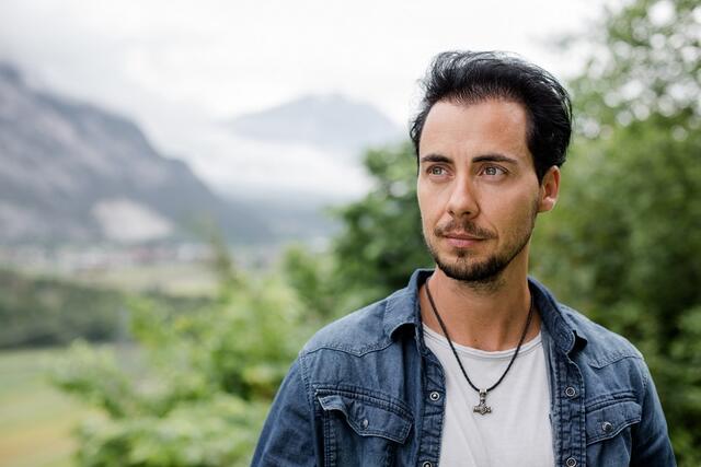 Ricardo Föger kam als Anja zur Welt und hat die körperlich und psychisch anstrengende Befreiung vor Jahren hinter sich gebracht. | Foto: Maria Kirchner