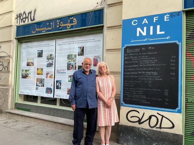 Das Besitzerpaar, Abdel Halim Hassan und Luitgard Eisenmeier, blicken positiv in die Zukunft des Café Nil. | Foto: Anna-Sophie Teischl