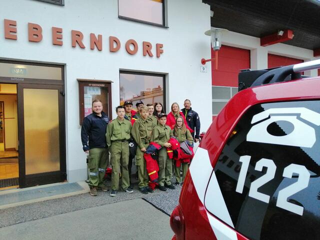 Ein eigenes Betreuerteam ist für die Feuerwehrjugend der FF Eberndorf im Einsatz, Hauptverantwortlicher ist Sven Zwinkels (li.). | Foto: FF Eberndorf