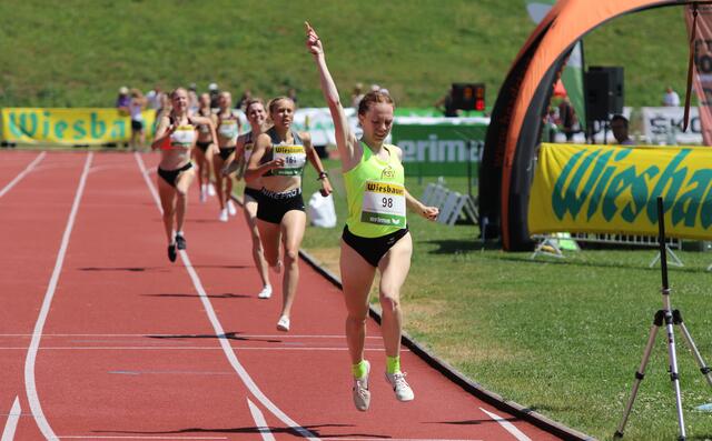 Triumph über 1.500m: Lotte Luise Seiler (KSV) lieferte sich mit Carina Reicht (run2gether) ein steirisches Duell um Gold. | Foto: ÖLV
