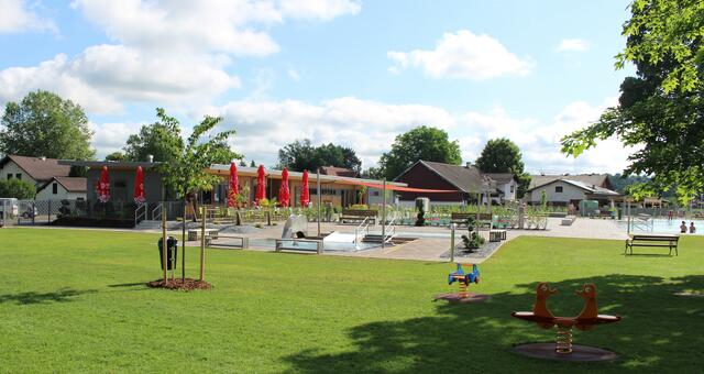 Auch für Kinder ist ein neues Becken geboten. | Foto: Scharinger, Gemeinde Mauerkirchen