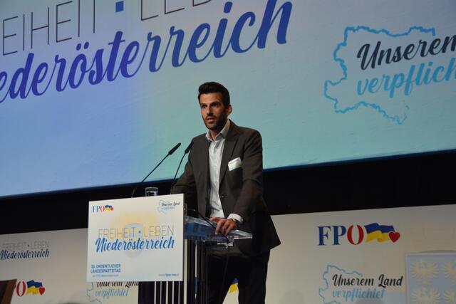 Landesparteiobmann Udo Landbauer beim FPÖ-Landesparteitag in Wieselburg | Foto: Roland Mayr