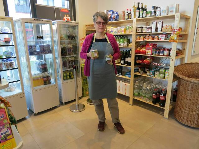 Bettina Horvath lädt am 3. Juli zum Flohmarkt ins Bassena-Treff. | Foto: Sabine Krammer