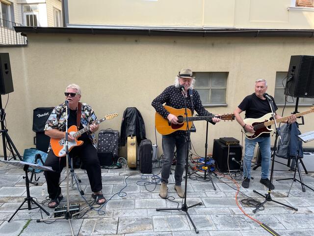 The Legends spielten vorm Dejavu by Sacco ein Konzert.  | Foto: media.con (2x)