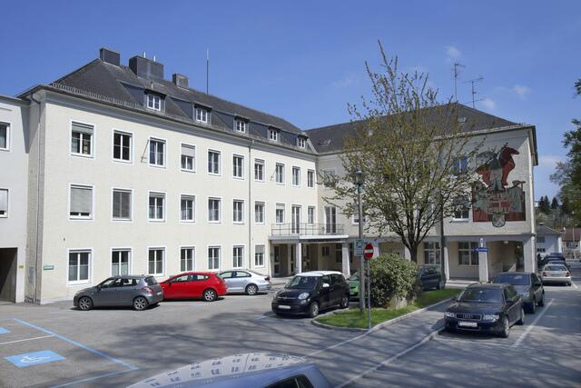 Die Bezirkshauptmannschaft Ried wird bis Ende November umgebaut. | Foto: BH Ried