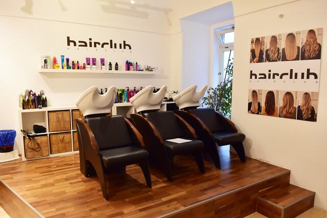 Ein Besuch bei "Hairclub" in der Wiener Innenstadt wird für Kunden zum Wellnessurlaub. | Foto: Maximilian Spitzauer