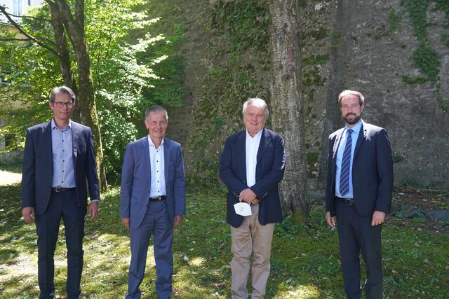 (von links): Johannes Gfrerer vom Salzburger Verkehrsverbund, Erich Forster, Vorstand der Westbahn, Hans Peter Haselsteiner, der Mehrheitseigentümer der Westbahn und Landesrat Stefan Schnöll. | Foto: Emanuel Hasenauer