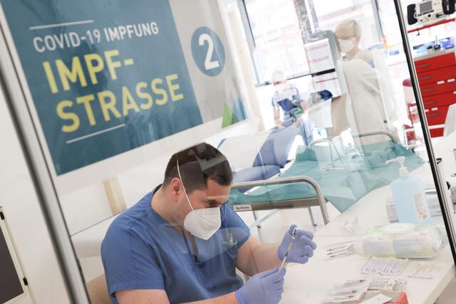 464.900 Impfdosen wurden bis dato in Salzburg verabreicht – 284.950 Erstdosen, 179.950 Zweitdosen | Foto: Land Salzburg / Franz Neumayr