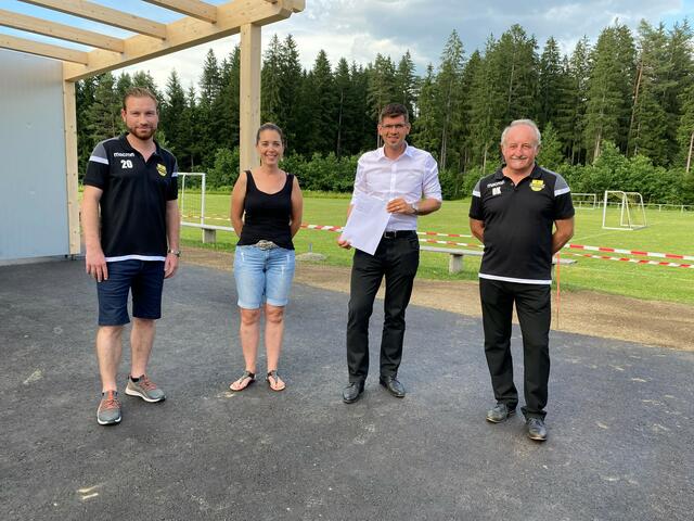 Obmann Manuel Vaschauner, Nachwuchsleiterin Christine Gaggl, Landesrat Martin Gruber und Kassier Diethard Knes (v. l.) | Foto: Büro LR Gruber/Posch