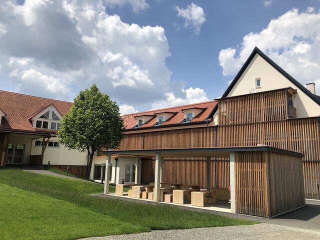Der Innovationspreis 2021 geht an die klimawandel-angepasste Sanierung der Volksschule Pirching. | Foto: KK