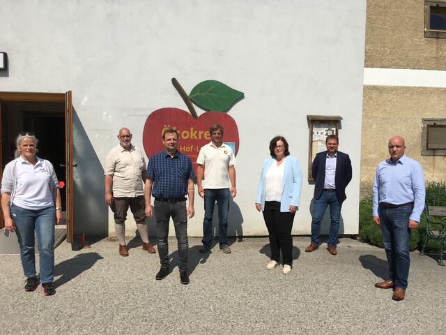 ÖGB-Regionalsekretärin Birgit Schrottmeyer, Ökokreis-Geschäftsführer Jörg Emmer, AK-Bezirksstellenleiter Jürgen Binder, Stv. Ökokreis-Geschäftsführer Christoph Fach, Stv. AMS-Bezirksstellenleiterin Claudia Doleschal, AMS Horn-Leiter Ferdinand Schopp und AKNÖ-Präsident Markus Wieser (v.l.) | Foto: ÖGB NÖ