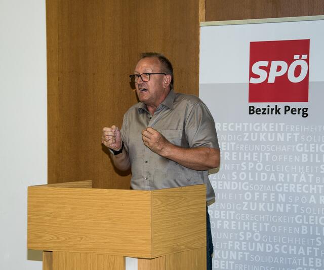 Franz Bauer wurde bei der Jahreshauptversammlung der SPÖ Naarn – Au einstimmig zum Bürgermeisterkandidaten gewählt. | Foto: SPÖ Naarn