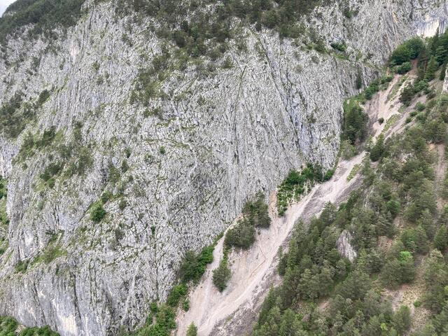 Ein Felskletterer in Nassereith stürzte beim Abseilen im Klettergebiet Leite in den Tod. | Foto: ZOOM-Tirol