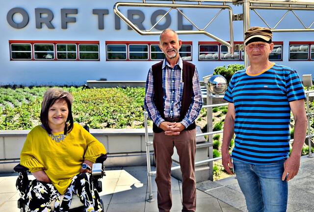Am Sonntag, den 4. Juli 2021 ist Pfarrer Andreas Tausch um 20.04 Uhr zu Gast bei Rainer Perle &amp; Marianne Hengl in der Sendung "Stehaufmenschen"  | Foto: RollOn