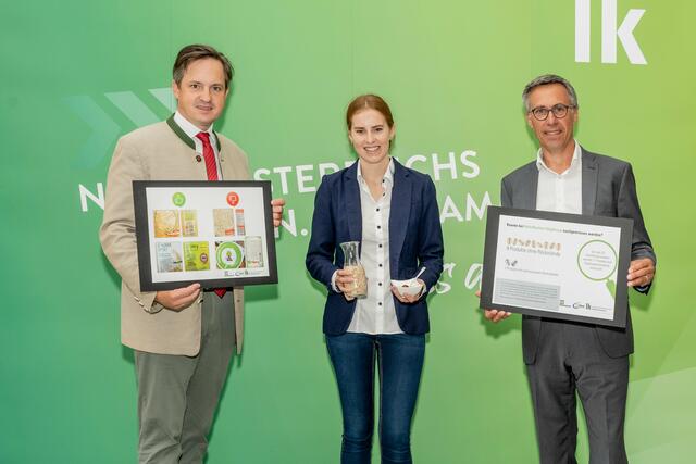 LK NÖ-Präsident Johannes Schmuckenschlager, Stv. LJ-Landesleiterin Magdalena Polsterer und Bauernbund-Präsident Georg Strasser | Foto: Karin Zeiler / Bezirksblätter NÖ