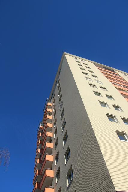 Wohnen in Salzburg ist teuer. Geförderter Wohnraum schafft deshalb leistbaren Wohnraum.  | Foto: unsplash/utascholl