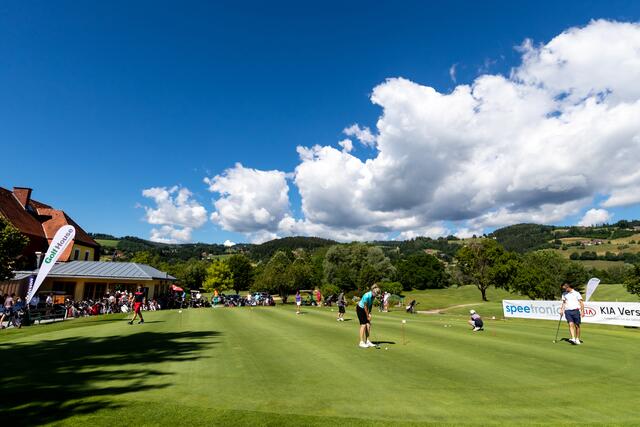Prachtvolles Wetter beim Charity-Golfturnier von "Help4Kids" in Maria Lankowitz | Foto: GEPA-Pictures