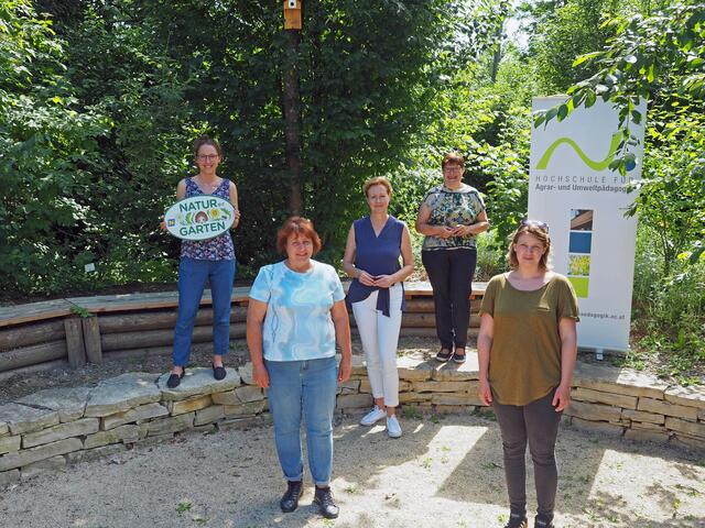Martina Wappel („Natur im Garten“), Helga Becker, Roswitha Wolf (Hochschule für Agrar- und Umweltpädagogik, Wien), „Natur im Garten“ Geschäftsführerin Christa Lackner und Julia Schneider | Foto: Natur im Garten