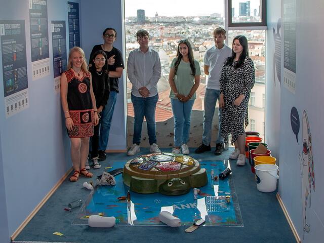 Die Meeresschildkröte Shelly soll Kleinkindern Mülltrennung lernen. | Foto: Johannes Hallama